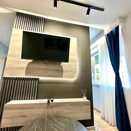 Lux Nk - Old Town Apartment *