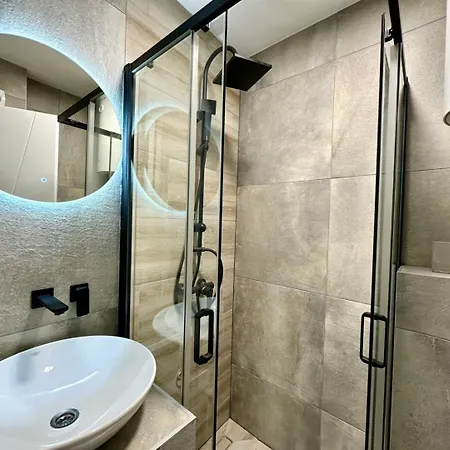 Lux Nk - Old Town Apartment