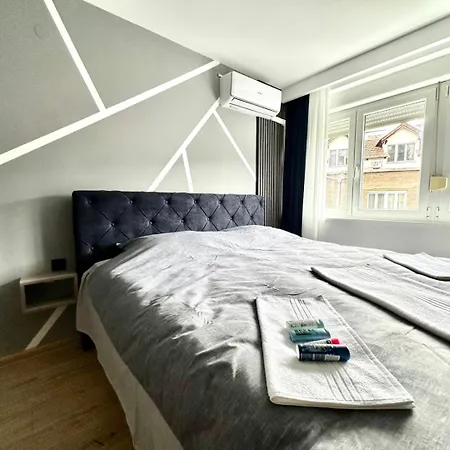 Lux Nk - Old Town Apartment