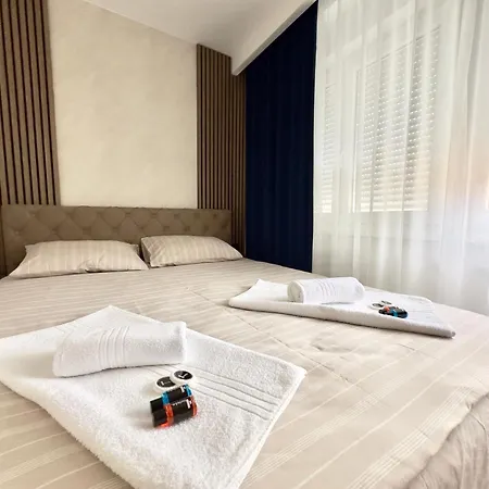 Lux Nk - Old Town Apartman